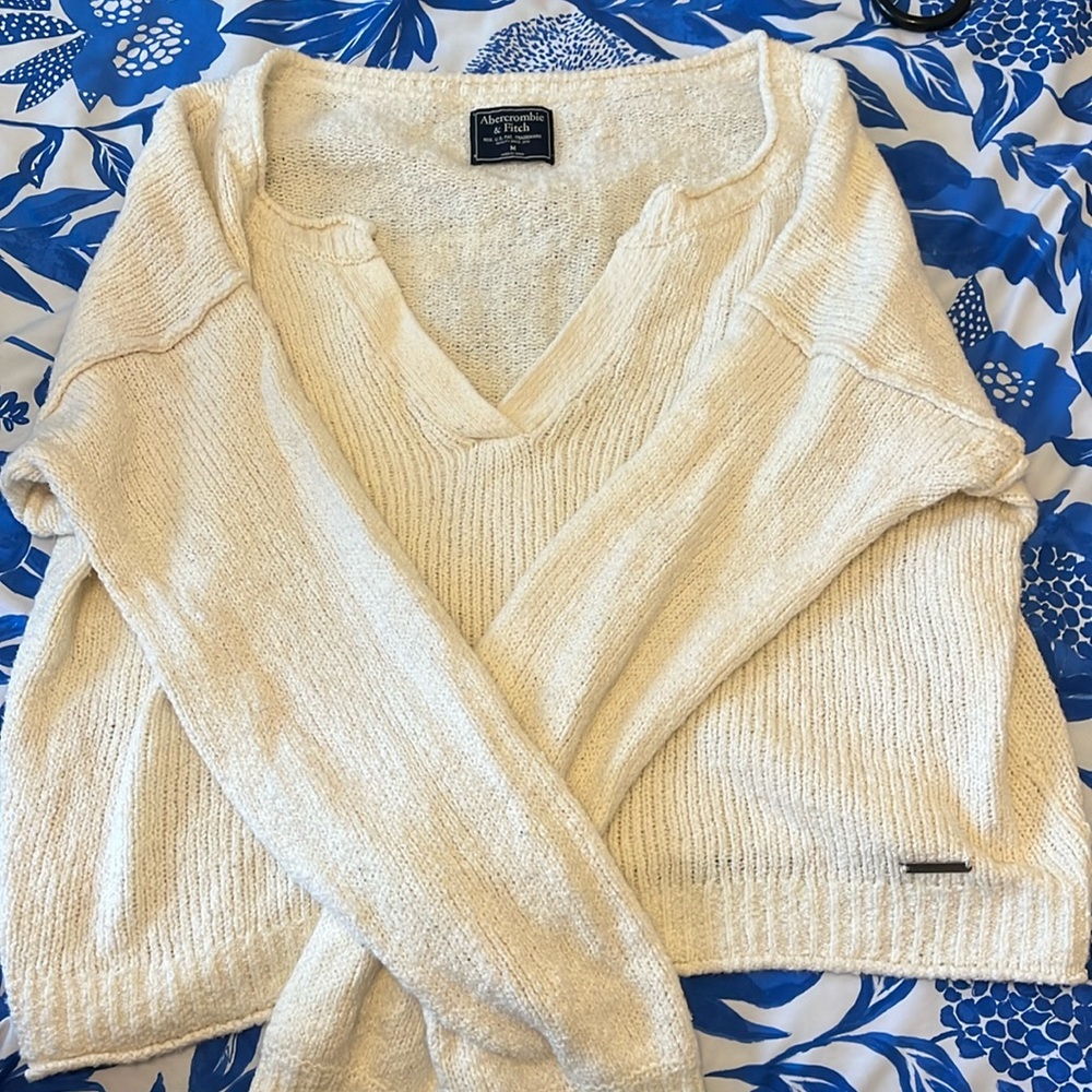 Abercrombie & Fitch Women Medium Splitneck Cream Sweater